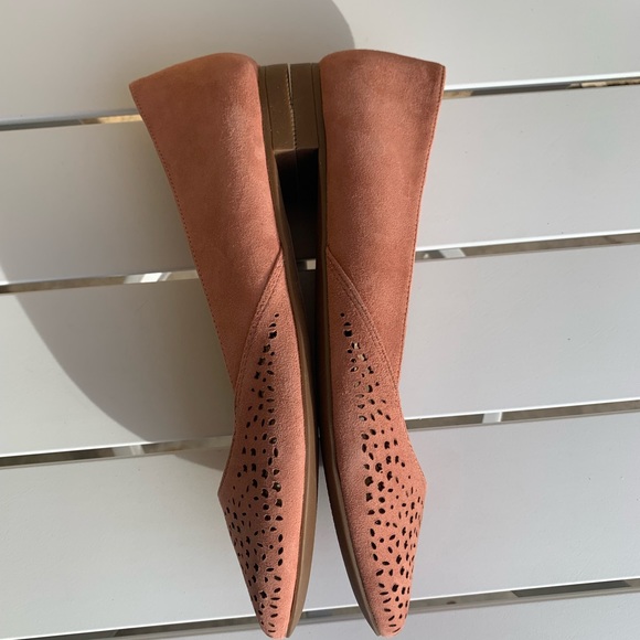Vionic suede perforated dusty rose shoes size 6 - Picture 10 of 15